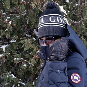 Canada Goose Logo Pom Hat, Unisex NWT Authentic